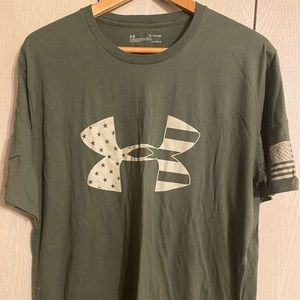 Green men’s under armor T-Shirt